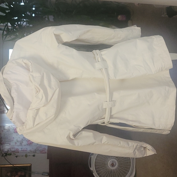NORTH FACE Rain coat. Ivory color - Picture 2 of 10